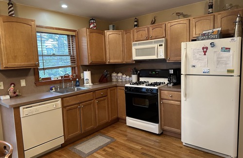 Beach Haven Terrace House | Cozy Beach Haven Terrace Home with Pool & Ocean Views