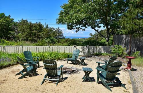 North Truro House | Inviting Poolside Retreat with Beach Access and Family Amenities