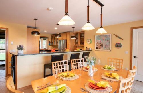 North Truro House | Inviting Poolside Retreat with Beach Access and Family Amenities