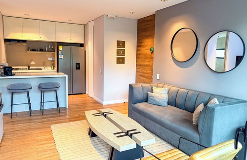 Las Lomas I Apartment | Delightful Balcony Apartment with Pool in El Poblado