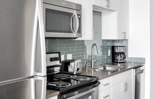 Old Ballard Apartment | Inviting Ballard 1BR with Gym, BBQ & Waterfront Access
