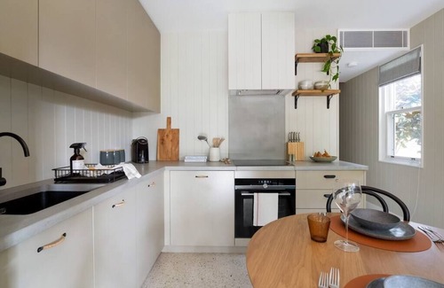 Balmain East House | Charming Balmain East Cottage with Breakfast & Kitchen Access