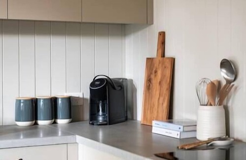 Balmain East House | Charming Balmain East Cottage with Breakfast & Kitchen Access