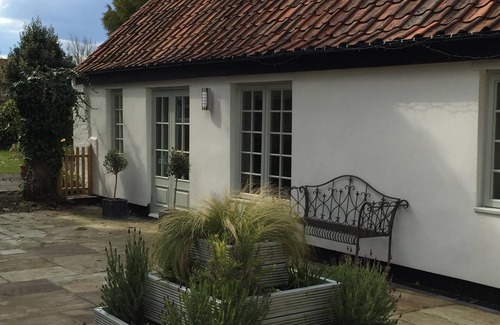 Norwich House | Idyllic Barn Conversion in South Norfolk with Breakfast & Kitchen