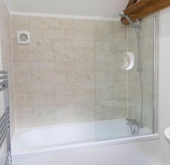 Aubourn Apartment | Idyllic Barn Retreat Surrounded by Woodland Near Newark