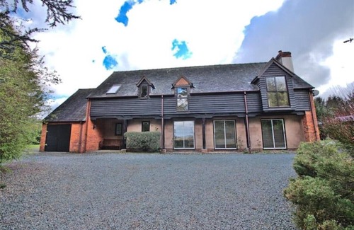Snead House | Idyllic Barn Conversion in Picturesque Shropshire with Pool