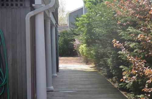 Avon House | Beautiful Bay Retreat: Pool, Ocean View & Spa Awaits!
