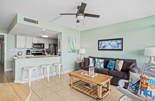 Rockport Condo | Scenic Bay View Getaway | Pool Access and Lighted Pier