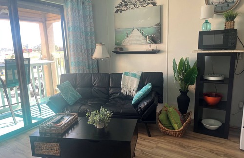 Corpus Christi Condo | Scenic Bayfront Water Retreat with Pool & Spa Amenities