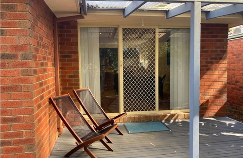 Bayswater House | Ideal Bayswater Retreat: Family-Friendly 3BR Home Awaits