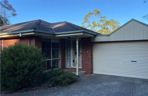 Bayswater House | Ideal Bayswater Retreat: Family-Friendly 3BR Home Awaits