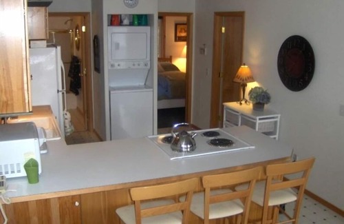 Coeur d'Alene House | Inviting Beach Cottage Steps from Lake CDA - Guest Rated 9.8