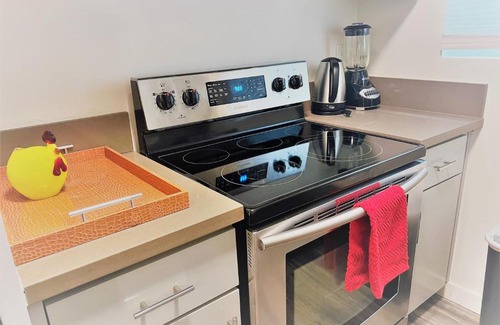 Marina Peninsula Apartment | Inviting Beach Condo with 2 Bedrooms & Family-Friendly Amenities