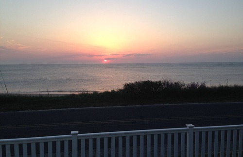 Town Bank House | Beachfront Bliss in Cape May: 10/10 Guest Rated Getaway