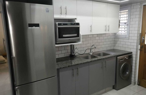 Mountainside Apartment | Cozy Beachfront Apartment with Pool & Family-Friendly Amenities