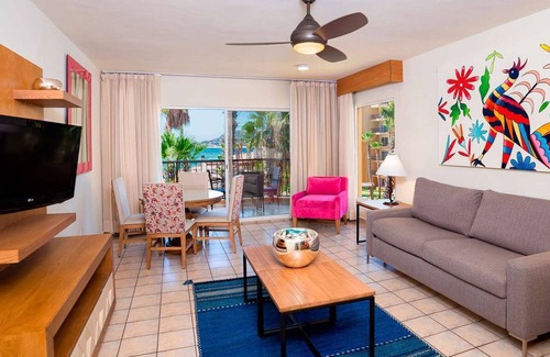 Los Cabos Hotel | Idyllic Beach Resort in Cabo San Lucas, Mexico Awaits You
