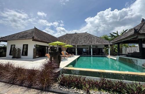 Kalisada Villa | Tranquil Beach Villa Nujum with Pool and Ocean View
