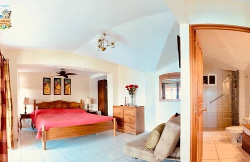 Punta Leona Villa | Beachfront Villa: Pet & Child Friendly Retreat Awaits