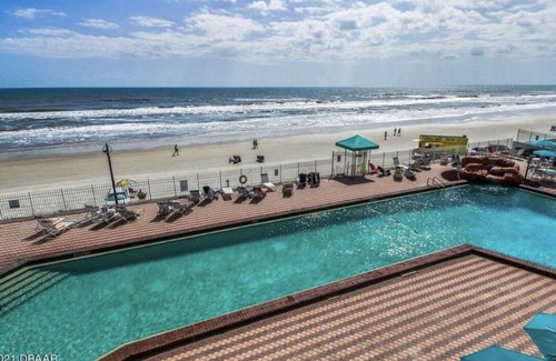 Lenox Park Condo | Coastal Resort Condo with Pool and Ocean Views, Rated 9.2