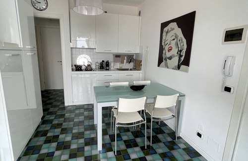 Caorle Apartment | Cozy Beachfront Apartment with Terrace and Ocean Views
