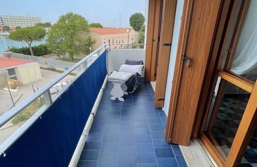 Caorle Apartment | Cozy Beachfront Apartment with Terrace and Ocean Views