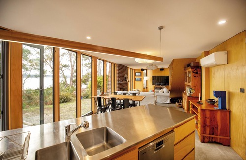 Great Bay House | Beautiful Beachfront Property