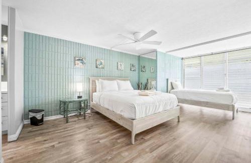 Punaluu House | Inviting Beachfront Condo with Pool and Ocean Views