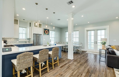 Galveston House | Seaside Retreat at East Beach with Private Dune Access