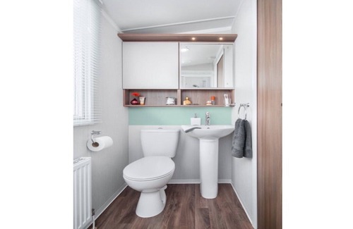 Dunbar House | Charming Biarritz Swift with Pool & Outdoor Decking