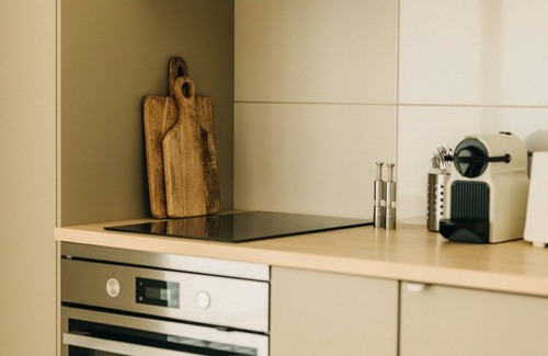 Friedrichstadt Apartment | Cozy Boho Micro Apartment in City Centre with Kitchen