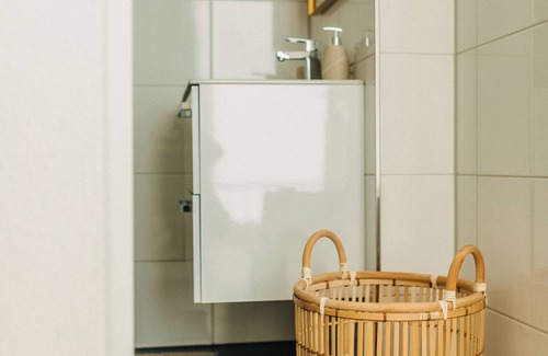 Friedrichstadt Apartment | Cozy Boho Micro Apartment in City Centre with Kitchen