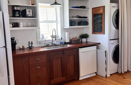 Bokeelia Apartment | Idyllic Bokeelia Escape with Oceanfront Views & Hot Tub