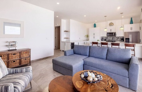 Cerritos Condo | Elegant Oceanfront Residence 302 with Breathtaking Sunsets