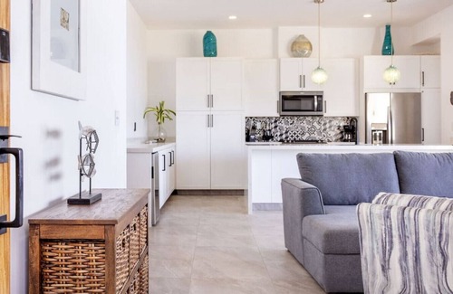 Cerritos Condo | Elegant Oceanfront Residence 302 with Breathtaking Sunsets