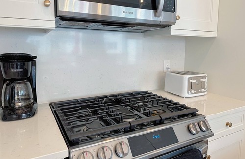 Port Stanley House | New 4-Bedroom Home with Beach Access in Port Stanley