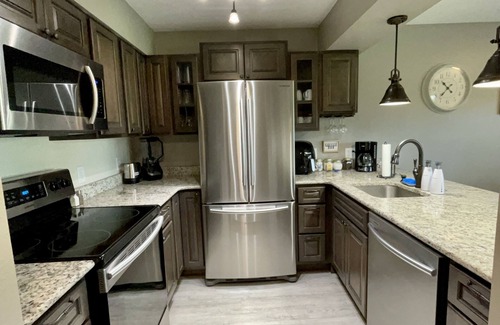 Table Rock Condo | Premier Branson Pointe Royale: King Suite with Hot Tub
