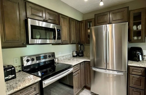 Table Rock Condo | Premier Branson Pointe Royale: King Suite with Hot Tub