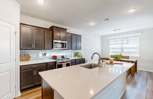 Wellborn House | Beautiful brick 3-bedroom cozy home with enclosed backyard & central AC