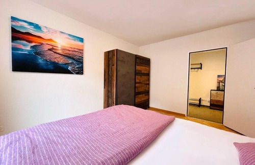 St. Gallen Apartment | Bright Apartment with Balcony & Hot Tub - Guest Rated 8/10