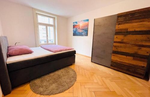 St. Gallen Apartment | Bright Apartment with Balcony & Hot Tub - Guest Rated 8/10