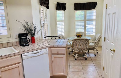 Green Valley House | Inviting Open Concept Home with Ocean View & Spa Amenities