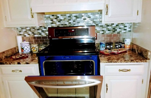 Hahira House | Family-Friendly Bungalow with Pool Near Valdosta Attractions