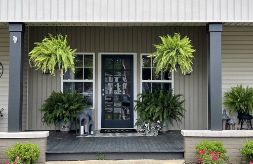 Shelbyville House | Historic Bungalow with Pool & Spa – Rated 10/10!