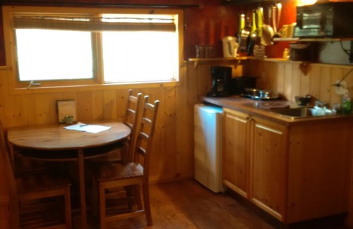 East Kootenay Cabin | Cozy Cabin with Private Hot Tub in Tranquil Surroundings