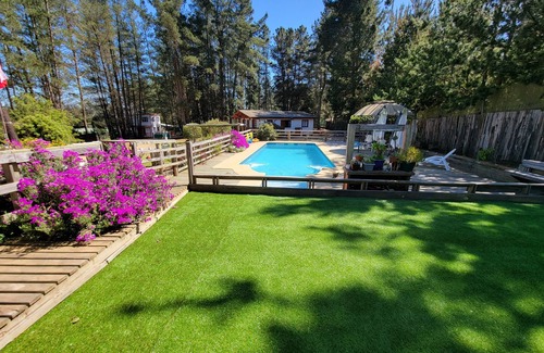 Algarrobo Cabin | Cozy Cabin in Algarrobo with Pool & Pet-Friendly Access