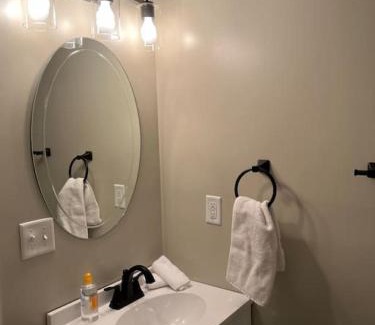 Winston House | Cozy Cabin Retreat in Red Lick Valley - Family & Pet Friendly
