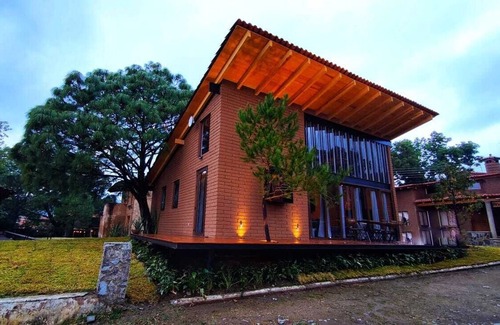 Tapalpa Cabin | Cozy Cabin Retreat in Scenic Tapalpa with Spa & Kitchen