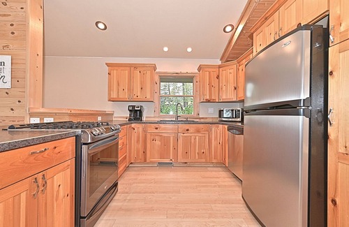 Greenway House | Idyllic Cabin Retreat with Lake Views and Pool Access