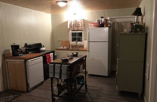 Elco Cabin | Charming Cabin Retreat for Families and Pets