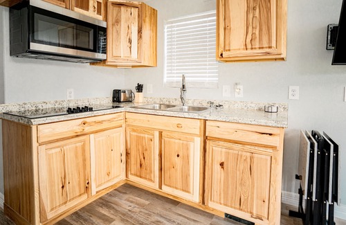 Brazoria House | Cozy Cabin with Ocean View and Stone Fireplace Retreat